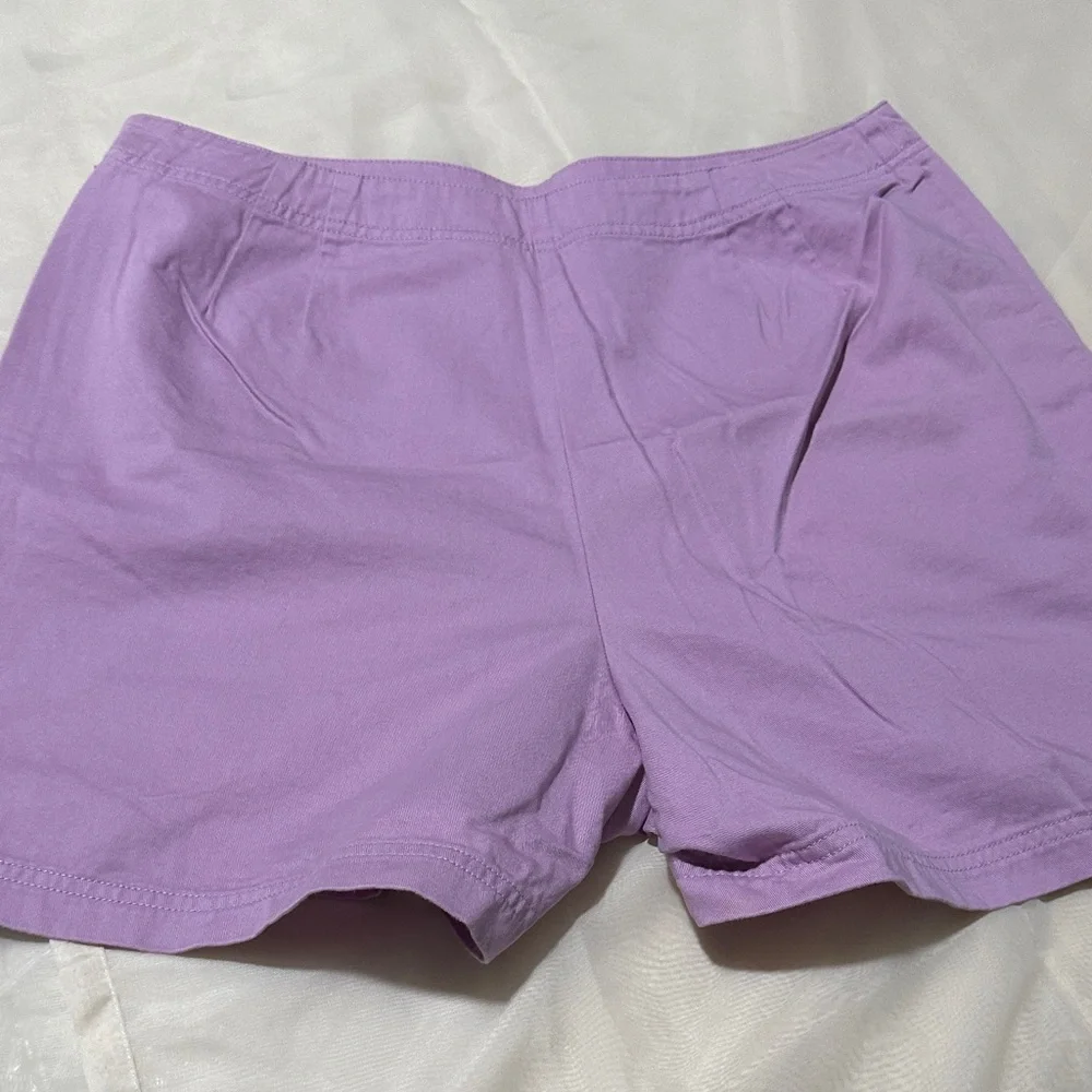 Izod Women's Light Purple Shorts with Pockets